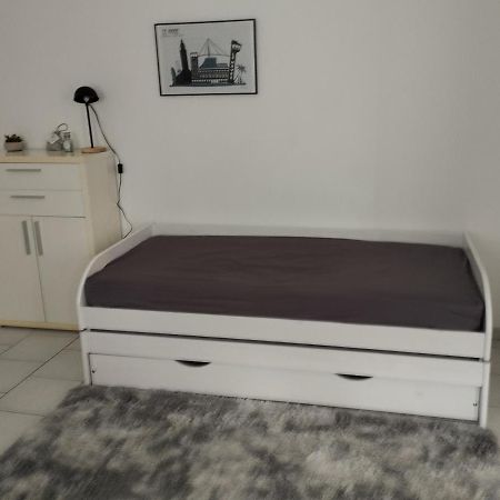 Studio Charmant Canape Lit Netflix Prime Video Wifi Dazn Le Havre Buitenkant foto